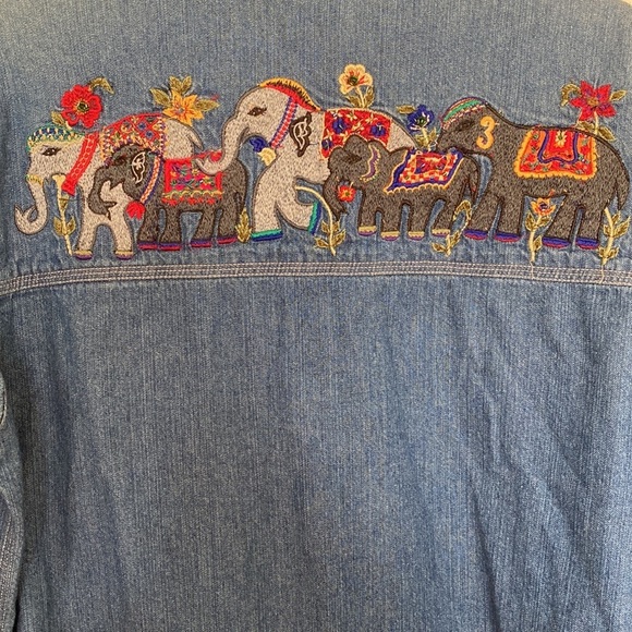 Chico’s denim embroidered top‎ - Picture 2 of 7